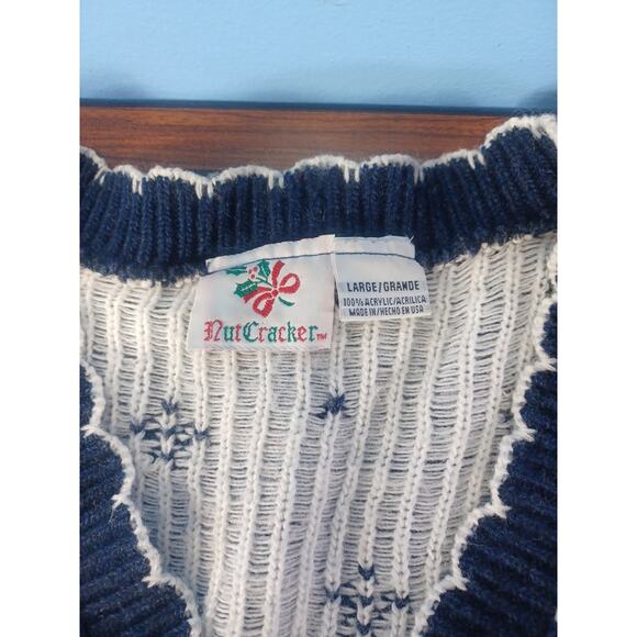 Vintage Nutcracker Cardigan Christmas Bear Holiday Skiing Snowing Festive Fun - Picture 5 of 9